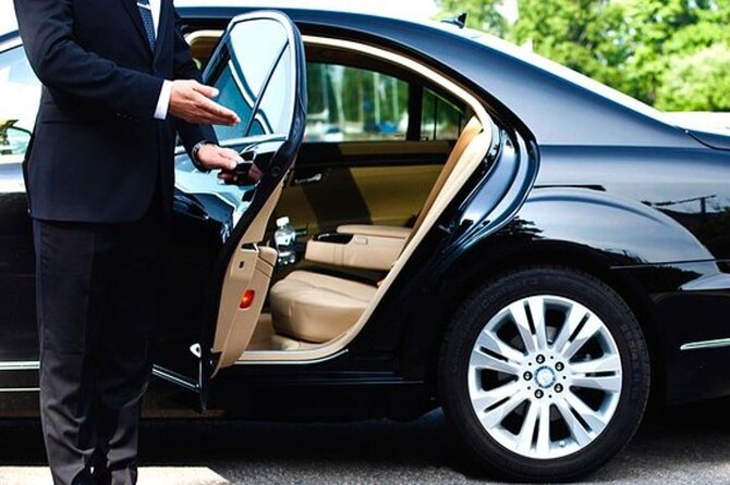 1 way Airport transfer - Meeting the Driver After Your Flight
