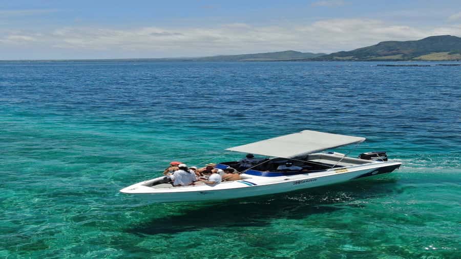 5 Islands Private Speedboat w/ Snorkeling + Lunch & Drinks - Ile aux Cerfs and the first island stop