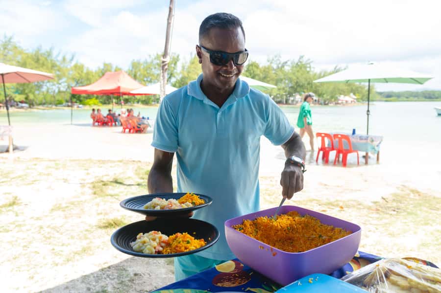 5 Islands Speedboat Cruise, Snorkeling + Lunch & Open Bar - Ile aux Aigrettes and Ilot Mergenie