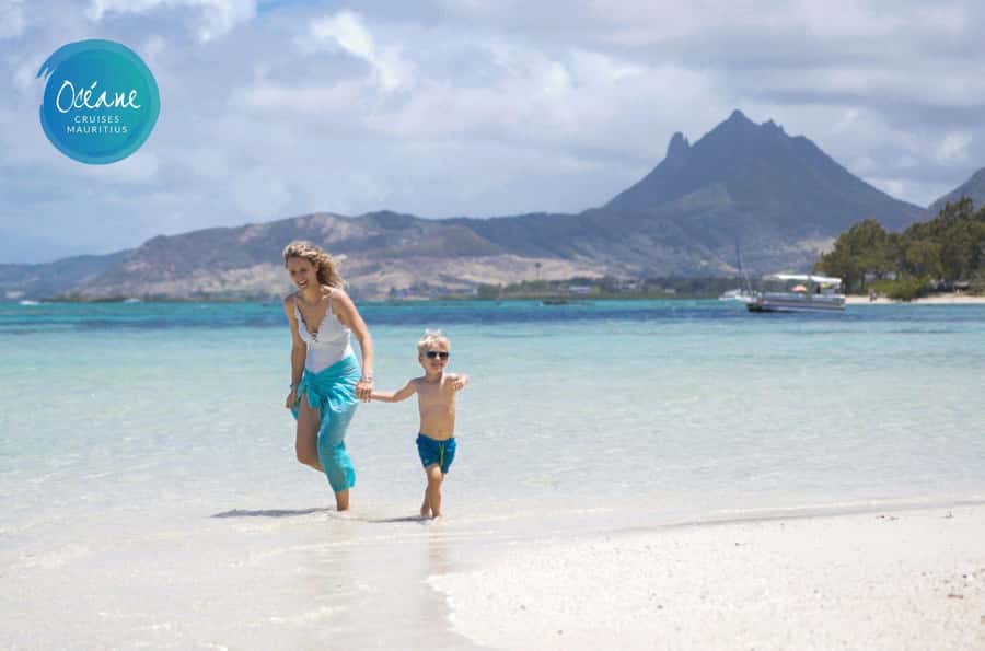 5 Islands Tour: New OCÉANE Private Pontoon Boat cruise - Lunch, drinks, and the value of the package