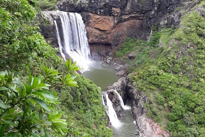 7 Cascades Half Day - Why the guide matters on this route