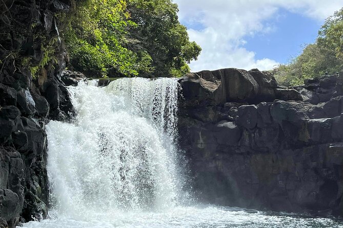 All inclusive CATAMARAN with BBQ : Ile aux cerf & GRSE waterfall - Key points to know before you book