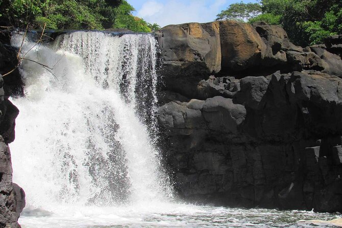 All inclusive SPEEDBOAT FULL DAY to ILE AUX CERF & GRSE WATERFALL - Speedboat promise, weather, and boat changes