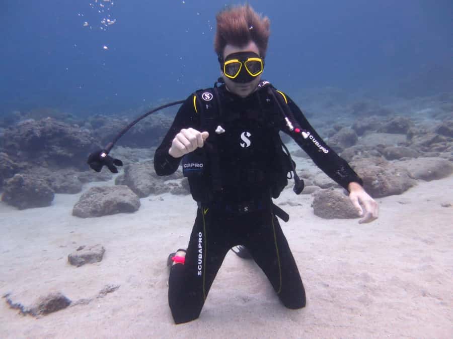 Blue Bay: LEARN TO DIVE TODAY with CORAL DIVING Team - Who will get the most from this experience?