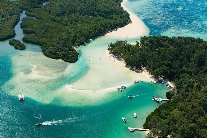 Catamaran Ile aux Cerfs, snorkeling + GRSE Waterfall, BBQ & Bar - Three hours at Ile aux Cerfs