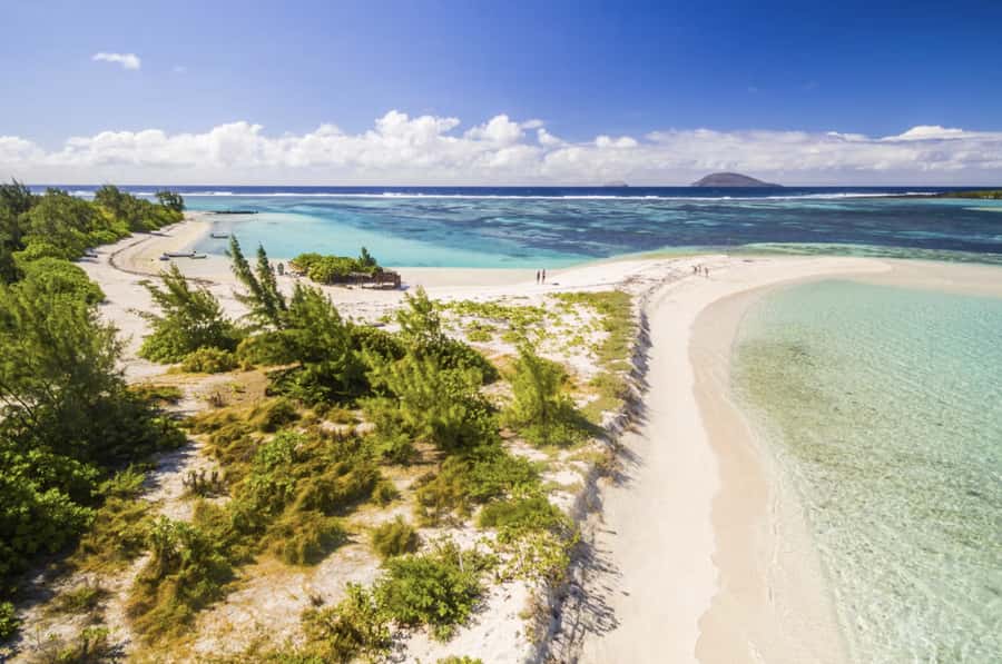Catamaran Mauritius Cruise in the North Coasts - The hour-long run to Flat Island