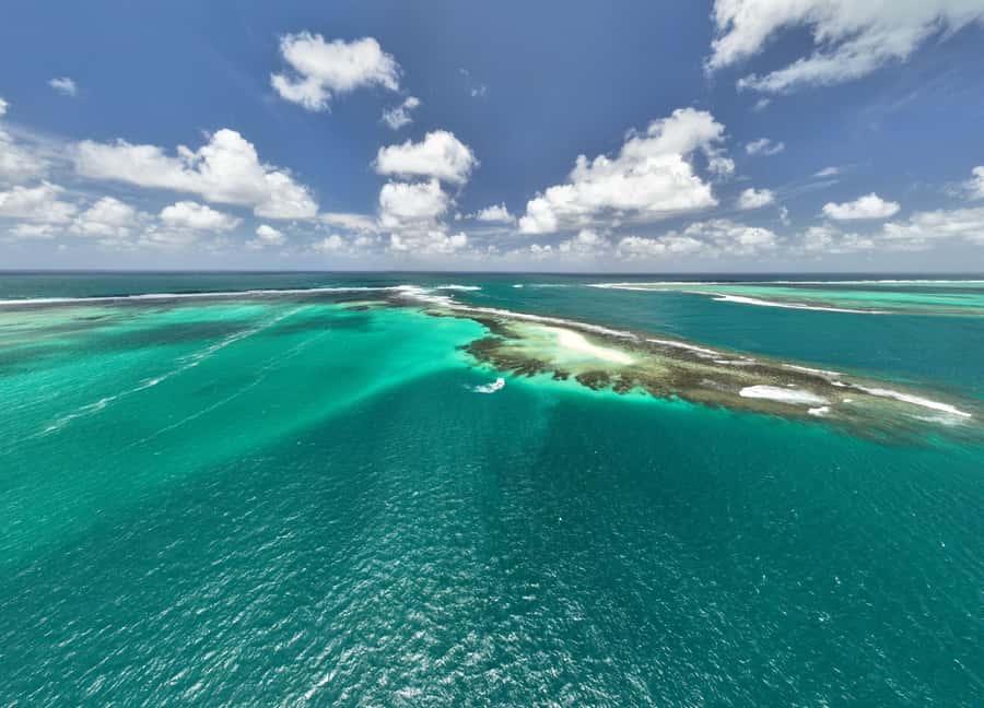 Catamaran Mauritius: South East 5 Islands Catamaran Cruises - Île aux Cerfs, the popular beach stop