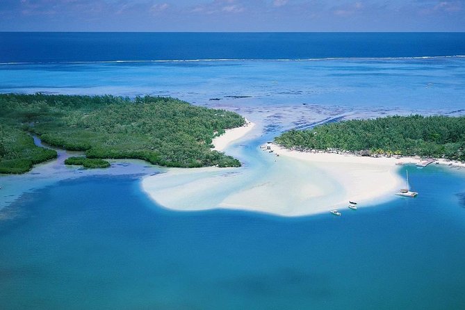 Catamaran to Ile aux Cerf with Parasailing, Tube Riding & Lunch - Timing problems and how to protect your day