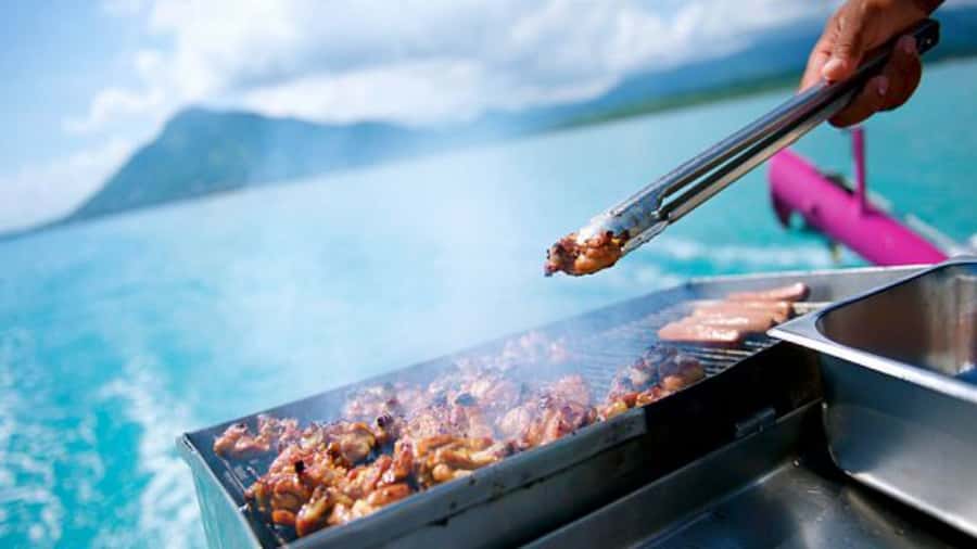 Discover Mauritius: Dolphin Watch, Snorkeling, BBQ Lunch - The crew and the shared atmosphere