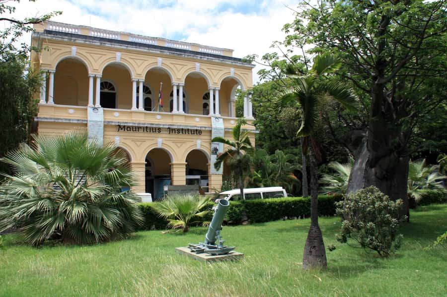 Discover Mauritius Full Day with Your Personal Driver-Guide - Port Louis: two hours in the capital