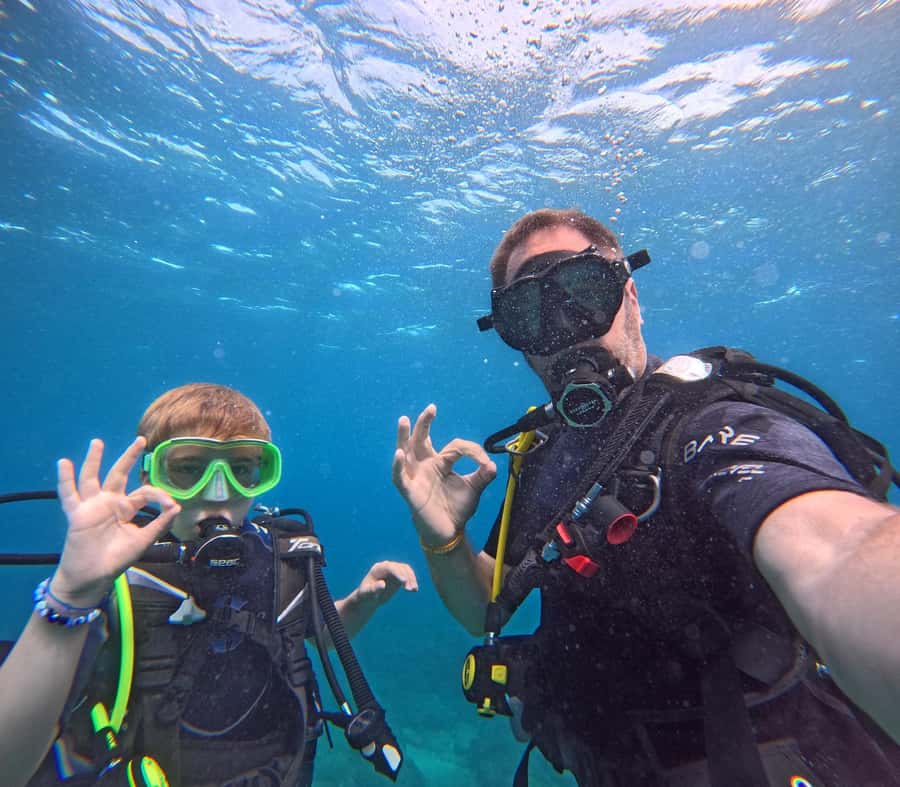 DISCOVER SCUBA DIVING IN LEMORNE with EasydiveMauritius - Who should check the health rules first