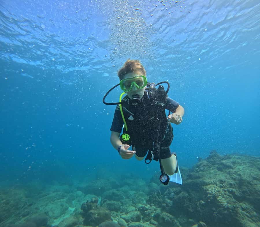 DISCOVER SCUBA DIVING IN LEMORNE with EasydiveMauritius - A calm first step, not a full course