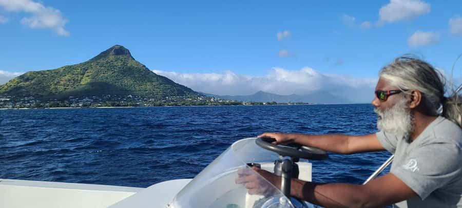 Dolphins & Whales, Private Tour Snorkeling - The crew and the importance of good judgment