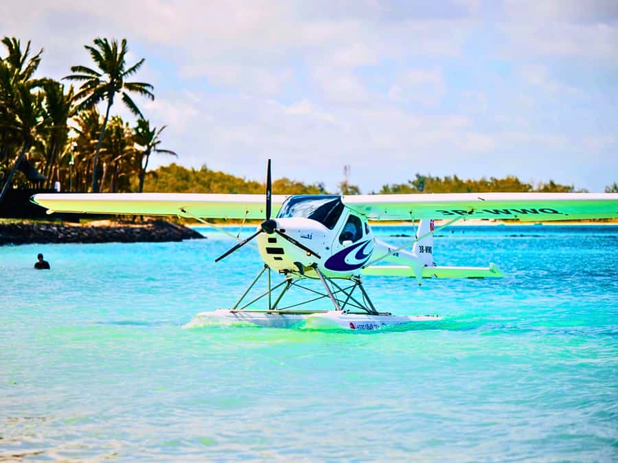 East Coast Mauritius Private Scenic Seaplane Tour - A private flight with a pilot guide