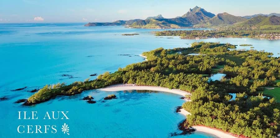 Exclusive Private Catamaran to Ile Aux Cerfs with Lunch - Arriving at Ile aux Cerfs
