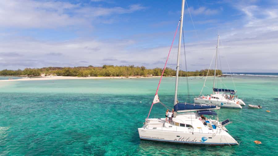Full Day Catamaran Luxury Cruise to Northern Islands w Lunch - Starting at Bain Boeuf on the Lagoon 380