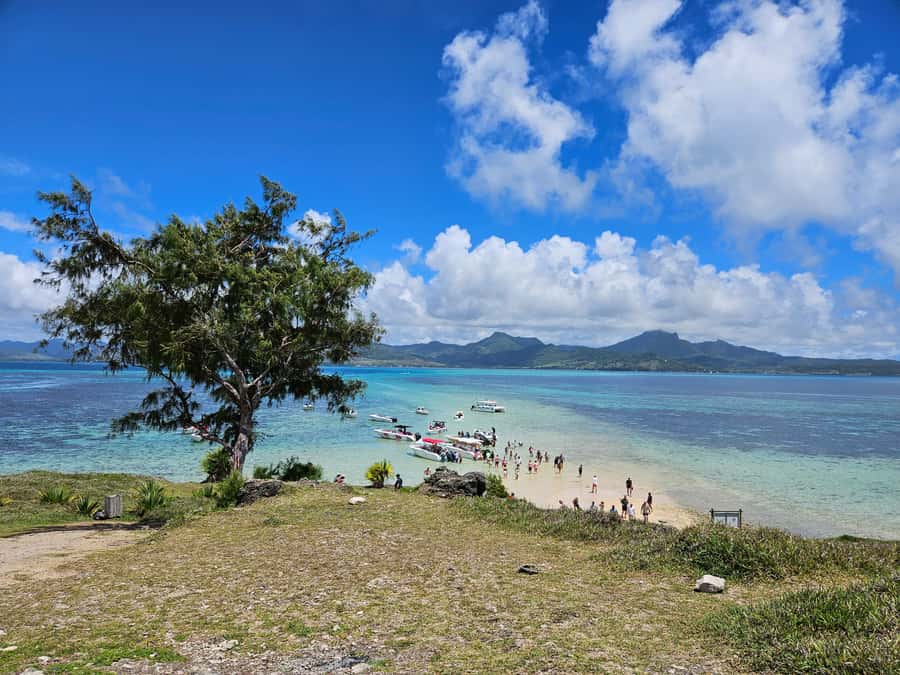 FULL-DAY CATASPEED - East Lagoon cruise including transfer. - An early start on Mauritius’s east coast