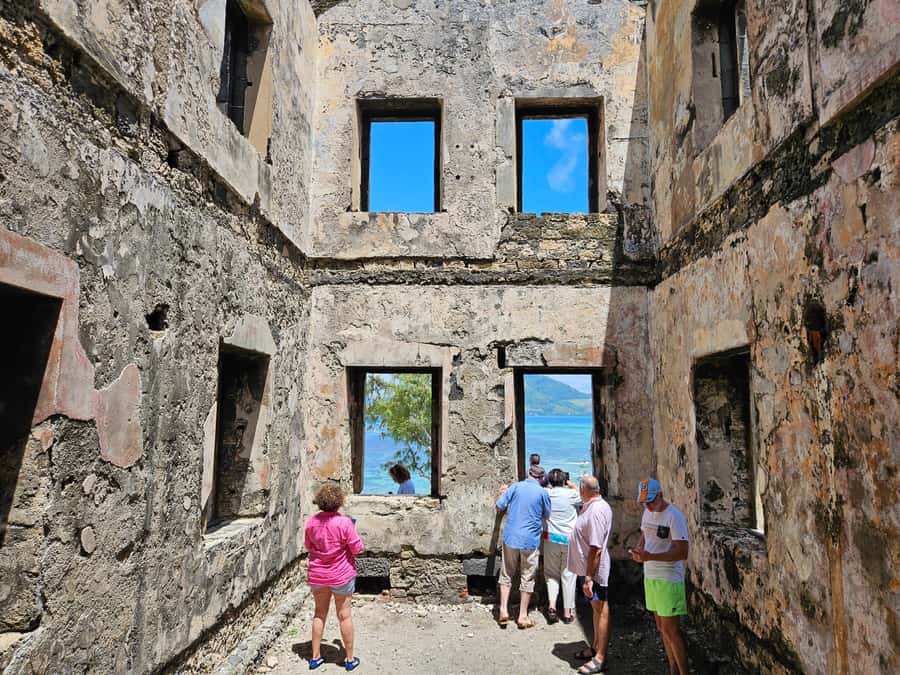 FULL-DAY CATASPEED - East Lagoon cruise including transfer. - What a speedboat changes