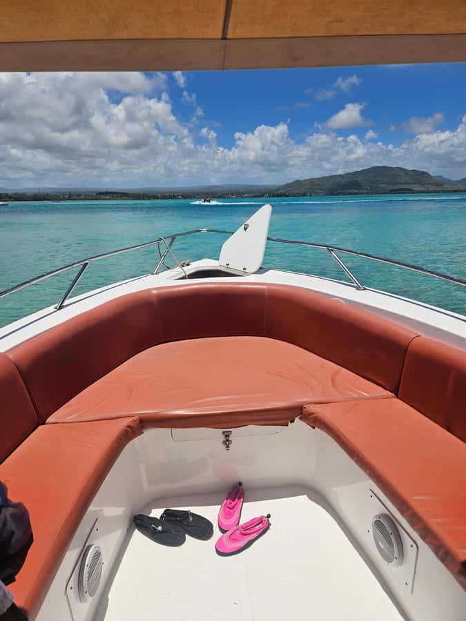 FULL-DAY CATASPEED - East Lagoon cruise including transfer. - A flexible day, within practical limits