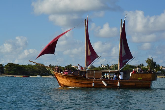 Full day private charter to ile aux cerfs including lunch with Sirene D'or - Leaving from Trou d’Eau Douce at 9:30 a.m.
