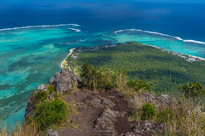 Full-Day Private Hiking le Morne Mountain & Seafood Lunch at Islet Fourneau - Who should book this seven-hour outing?