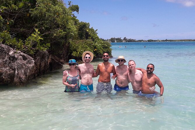 Full Day Tour 5 Island to Ile Aux Cerfs Incl. Lunch and Transfer - Two hours at Ile aux Cerfs