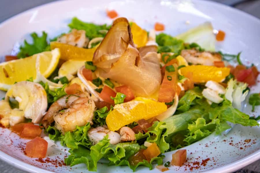 Grand Baie: Guided Walking Food Tour - First tasting: starting with Mauritian flavors