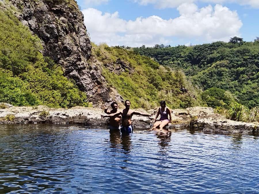 Henrietta: Hiking at the Tamarind Waterfalls - Starting in Henrietta, from cane fields to forest