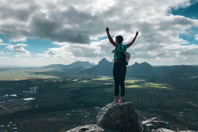 Hiking La Tourelle Mountain in Mauritius - Rope sections and landslides
