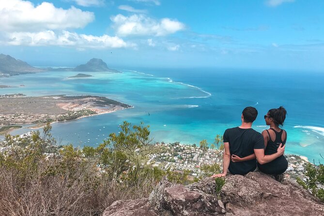 Hiking La Tourelle Mountain in Mauritius - The summit view over western Mauritius