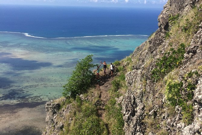 Hiking Le Morne Brabant - Reaching the high point and the views