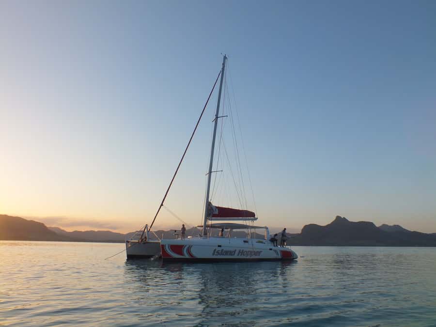 Ile aux Aigrettes: Private Sunset Cruise Tour - Two possible routes through Mauritius history