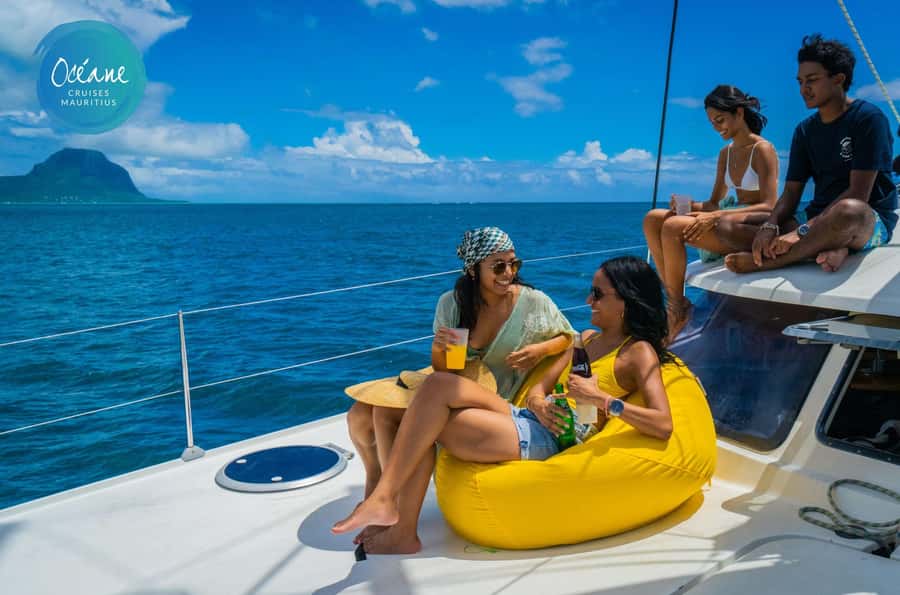 Ile Aux Bénitiers : Private Catamaran Cruise & Gourmet Lunch - A west coast day built around water, not sightseeing from shore