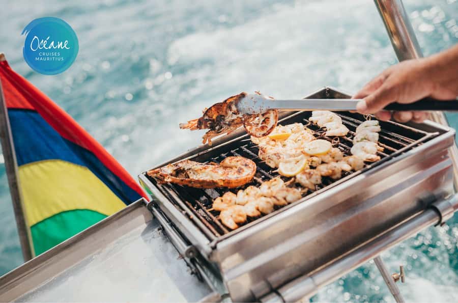Ile Aux Bénitiers : Private Catamaran Cruise & Gourmet Lunch - La Preneuse brings the first proper swim