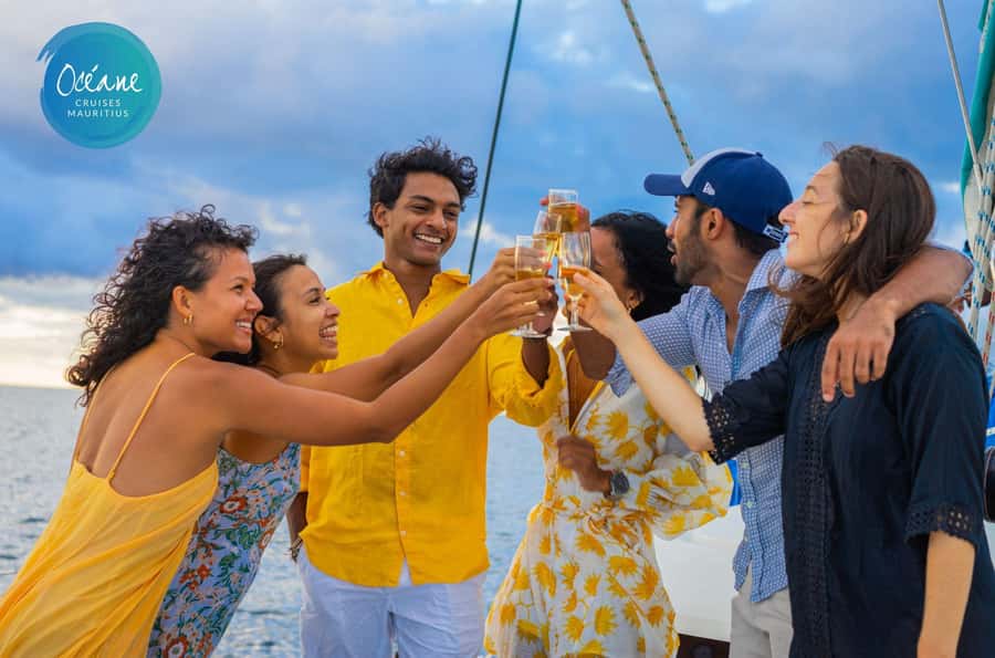 Ile Aux Bénitiers : Private Catamaran Cruise & Gourmet Lunch - Is the $1,325 group price good value?