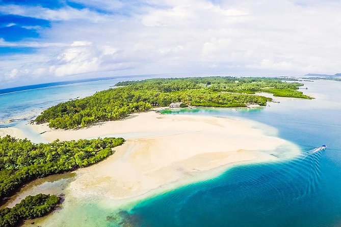 Ile aux Cerf: Speed boat with Parasailing & Tube Riding and Lunch - Undersea walking in the coral garden