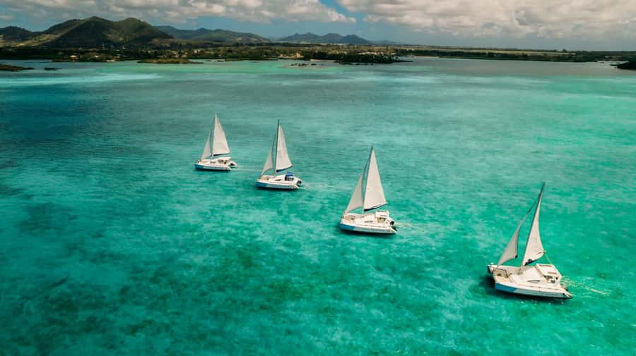 Ile Aux Cerfs: Catamaran Cruise, island, waterfalls, Lunch - Packing tips for six hours on the water