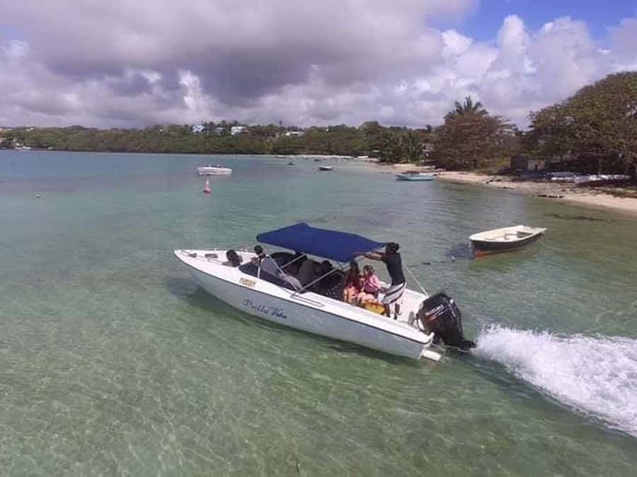 Ile aux Cerfs Speedboat Trip & Transport: Private or Shared - Speedboat views and Grand River Southeast Waterfall