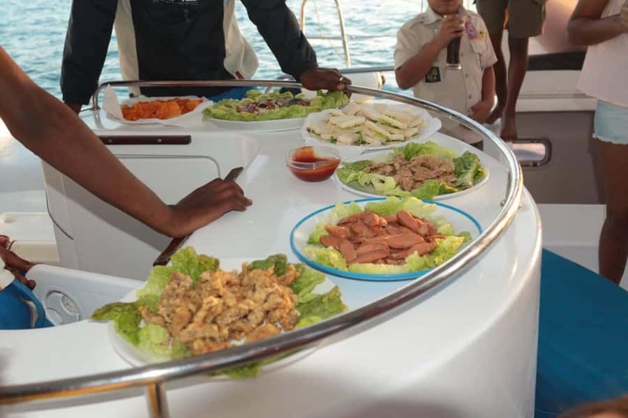 Ilot Gabriel: Catamaran Cruise & BBQ Lunch - Ilot Gabriel and its long sandy beaches
