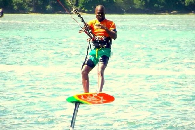 Kitesurfing lesson and rental at a cheaper price and with qualified instructor - Why Le Morne is a smart place to try kitesurfing