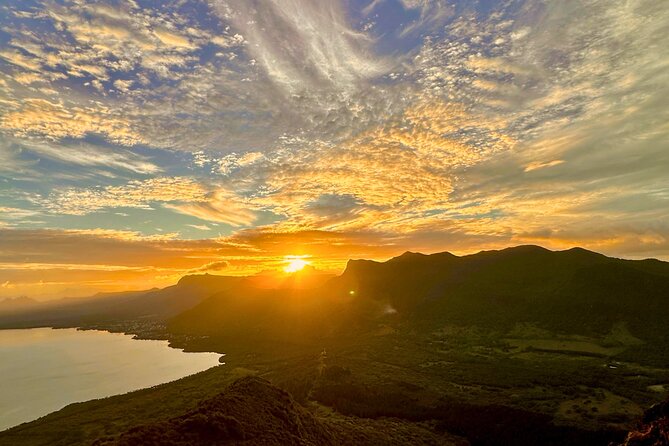 Le Morne Brabant Sunrise Hike - Sunrise from the upper mountain