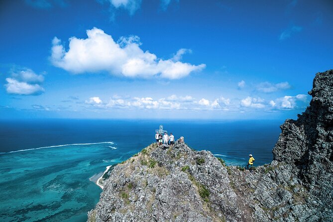 Le Morne Mountain: Guided Hike With Our Professional Local Guides - What to expect at the summit