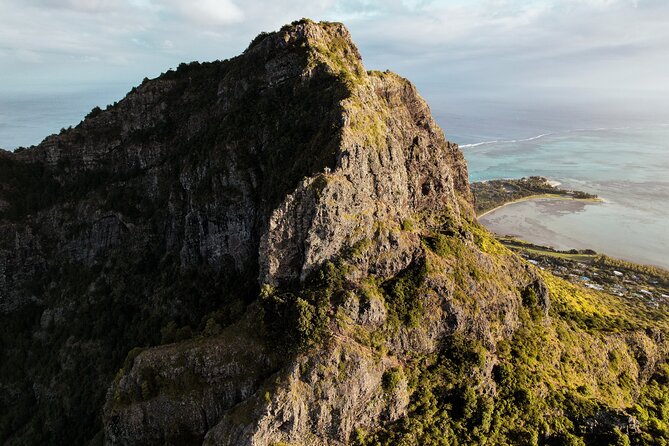 Le Morne Mountain Sunrise Hike & Climb - Morning or afternoon: choosing the right departure