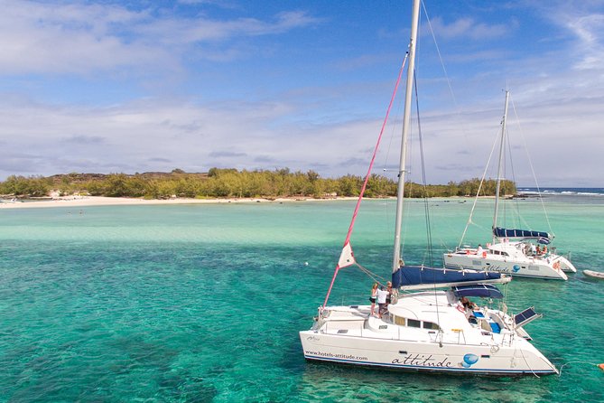 Luxury Catamaran Cruise: The Northern Islands - Snorkeling in the Indian Ocean