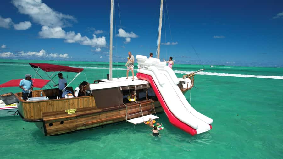 Mauritius: Boat trip to Ile aux Cerfs with Lunch/waterslide - Key points to know before booking