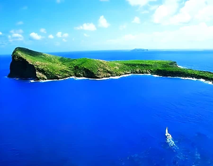 Mauritius: Catamaran cruise to 3 Northern Isles with lunch - Leaving Grand Bay for the Northern Isles