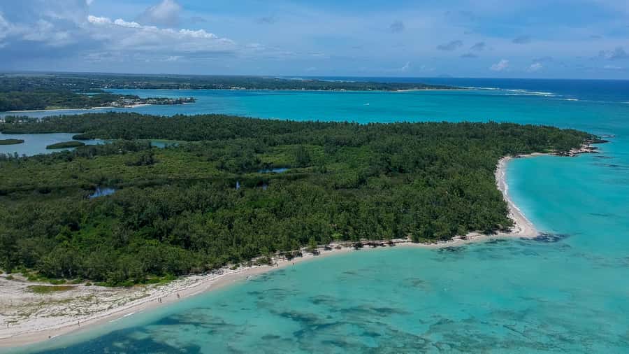 Mauritius: Catamaran Day Cruise to lle aux Cerfs with Lunch - Snorkeling in the lagoon