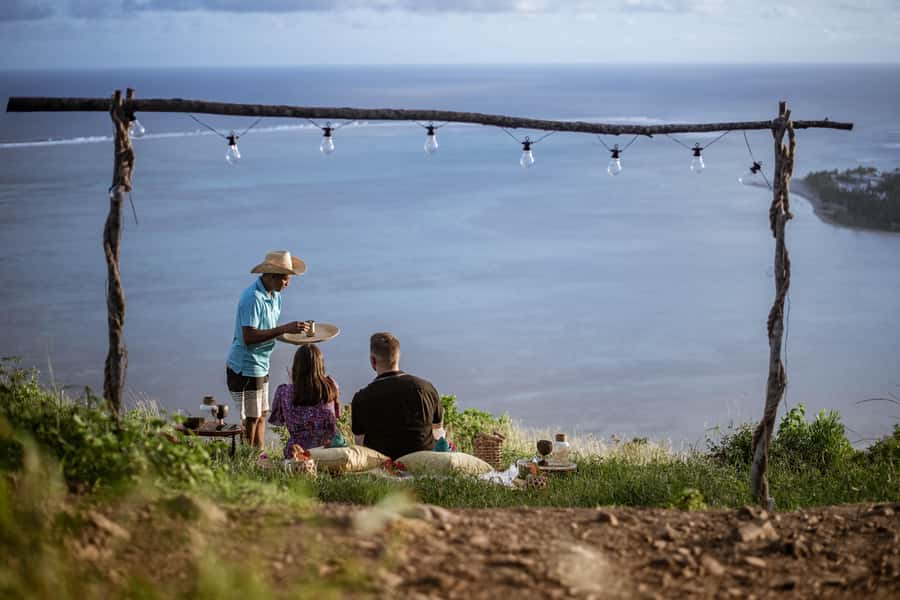 Mauritius: Exclusive Le Morne Sunset Hike & Aperitivo - The 45-minute walk back