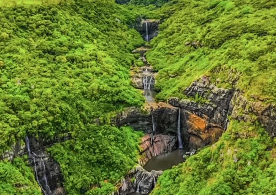 Mauritius: Full Canyon Tamarind Falls 5-Hour Hike - Why Tamarind Falls feels more like an adventure than a walk