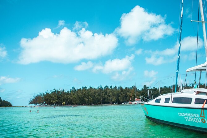 Mauritius : Full day All inclusive Ile aux cerfs Catamaran cruise - What the $139.11 price really covers